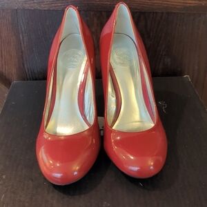 Very good condition Red Jessica Simpson shoes Size 9